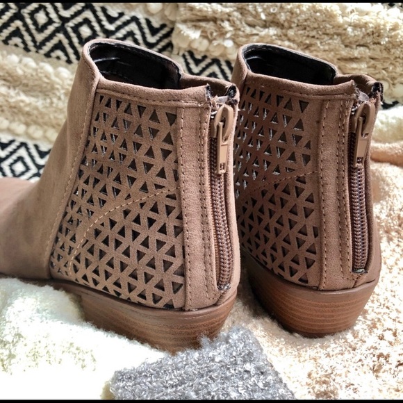 New! LAST PAIR!! Nutmeg Brown Bootie With Zipper - Picture 5 of 8